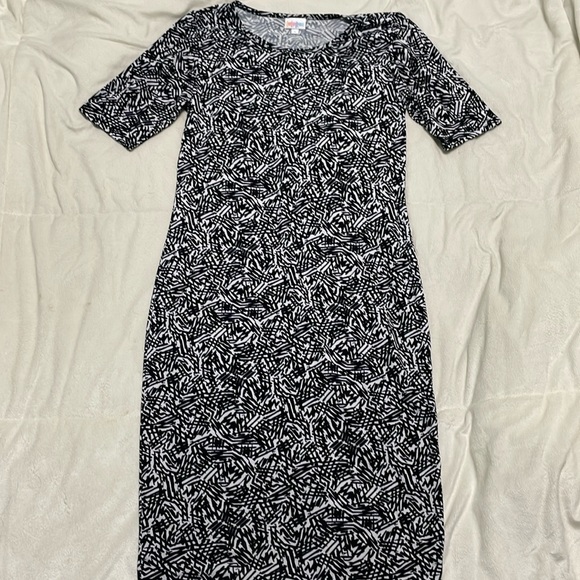 🦋Julia Dress - Picture 1 of 4